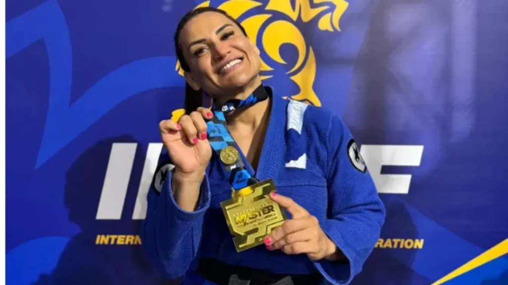 Simone de Abreu, Brasileira Lutadora de Jiu-Jitsu, Conquista 1º Lugar no Ranking Mundial 8 Simone de Abreu, brasileira lutadora de jiu-jitsu, conquista 1º lugar no ranking mundial