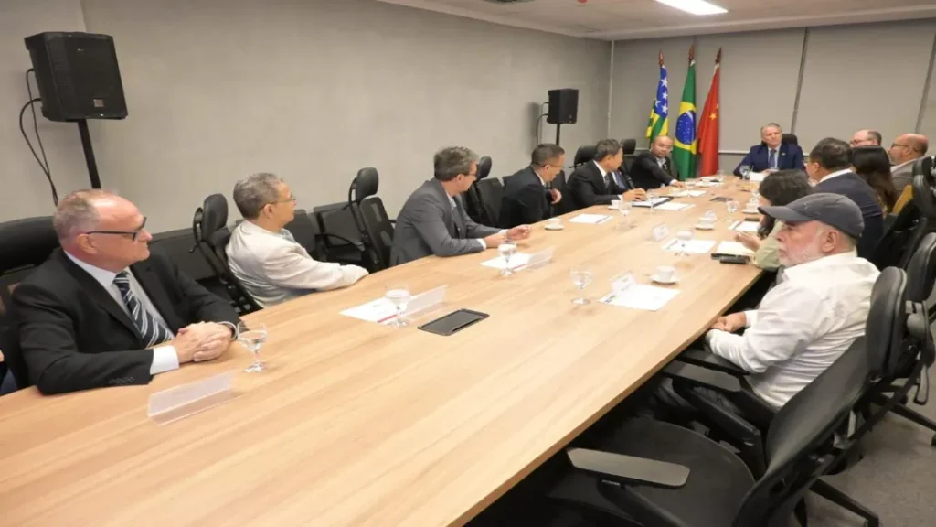 Governo de Goiás Assina Memorando Com a China Para Criação de Laboratório de Gemas 1 Governo de Goiás assina memorando com a China para criação de laboratório de gemas