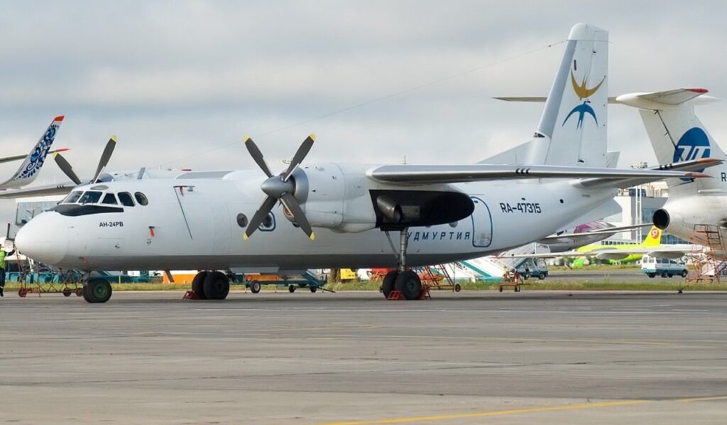 Avião Com Cerca de 40 Pessoas Cai na Rússia; E Não Há Relatos de Sobreviventes 1 Avião com 40 pessoas cai na Rússia; não há sobreviventes