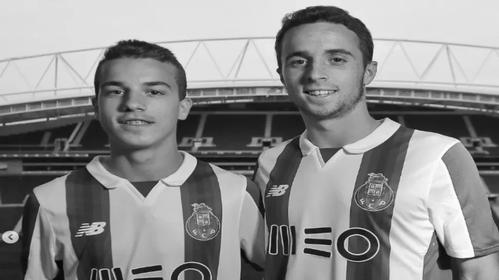 Atacante Diogo Jota e Irmão André Silva Morrem em Acidente de Carro na Espanha 9 Atacante Diogo Jota e irmão André Silva morrem em acidente de carro na Espanha
