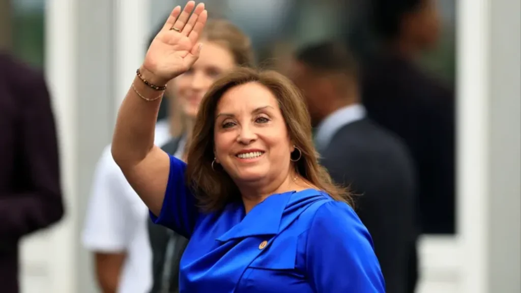 Presidente do Peru Dobra Próprio Salário em Cerca de US$ 10 Mil e Causa Indignação Popular 9 Presidente do Peru dobra salário para cerca de US$ 10 mil e causa indignação popular