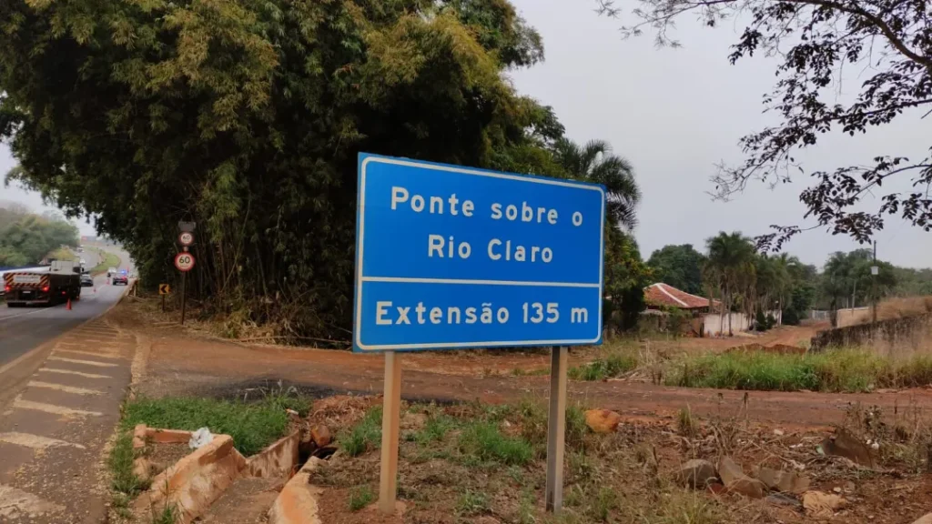 Caminhão Cai de Ponte na BR-364 e Motorista Morre Preso às Ferragens 2 imagem 1 2025 07 04T121652.286