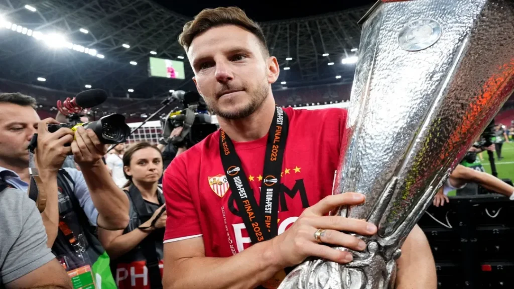 Ivan Rakitic Anuncia Aposentadoria do Futebol e Inicia Nova Fase nos Bastidores do Esporte 7 Ivan Rakitic Anuncia Aposentadoria do Futebol e Inicia Nova Fase nos Bastidores do Esporte