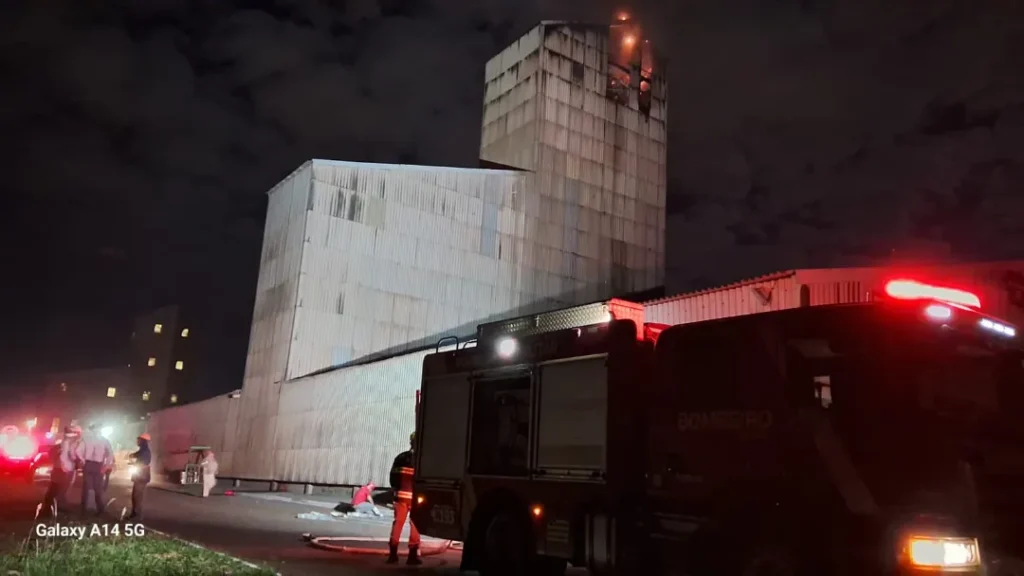 Homem Morre Durante Incêndio em Fábrica de Fertilizantes de Rio Verde 5 Homem Morre Durante Incêndio em Fábrica de Fertilizantes de Rio Verde