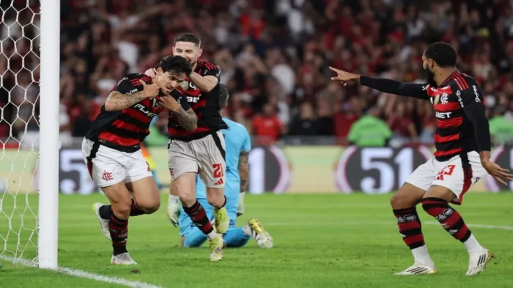 Flamengo Vence o Fluminense e se Consolida Como Vice-Líder do Brasileirão 3 Flamengo Vence o Fluminense e se Consolida Como Vice-Líder do Brasileirão