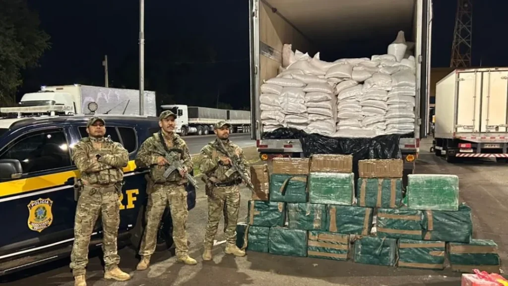 PRF e PMGO Apreendem Mais de Meia Tonelada de Cocaína em Rio Verde, Goiás 2 PRF e PMGO Apreendem Mais de Meia Tonelada de Cocaína em Rio Verde, Goiás