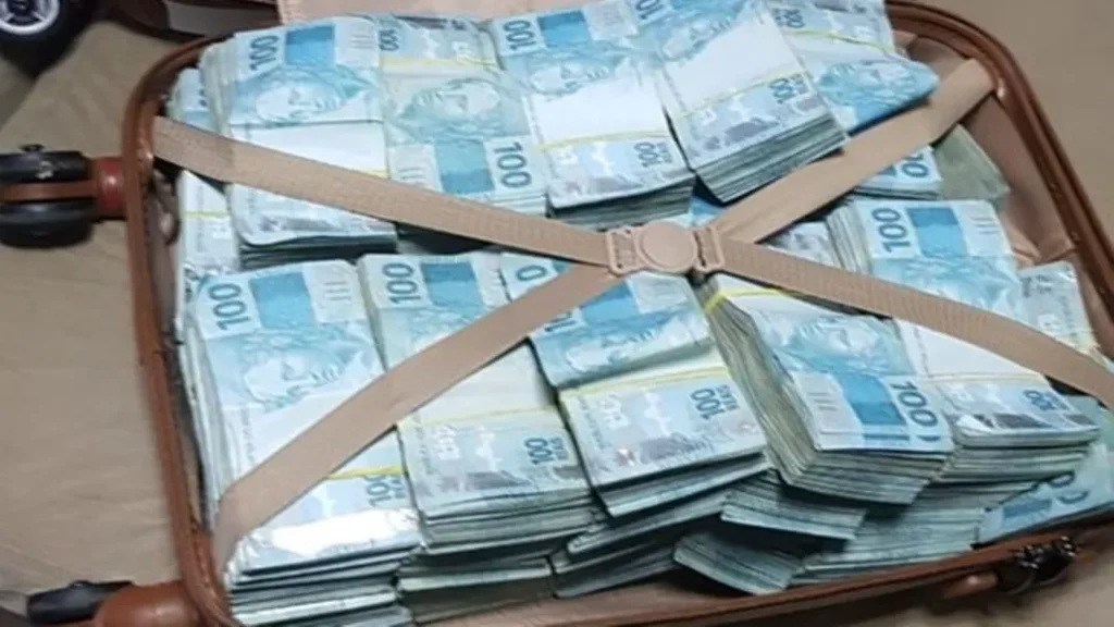 Ex-gerente da Caixa é Condenado por Fraude Milionária Envolvendo Auxílio Emergencial 7 Ex-gerente da Caixa é Condenado por Fraude Milionária Envolvendo Auxílio Emergencial