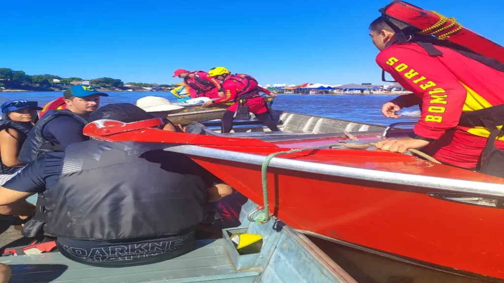 Corpo de Bombeiros Atendem Colisão Entre Embarcações no Rio Araguaia, em Aruanã 1 Corpo de Bombeiros atende colisão entre embarcações no Rio Araguaia, em Aruanã