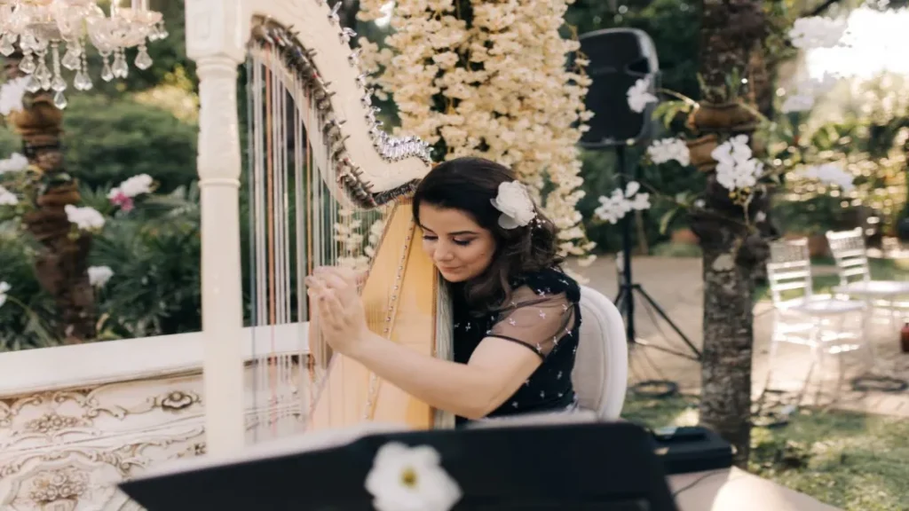 Harpista Aline Araújo representa Goiás no prestigiado Rio Harp Festival 1 Harpista Aline Araújo representa Goiás no prestigiado Rio Harp Festival