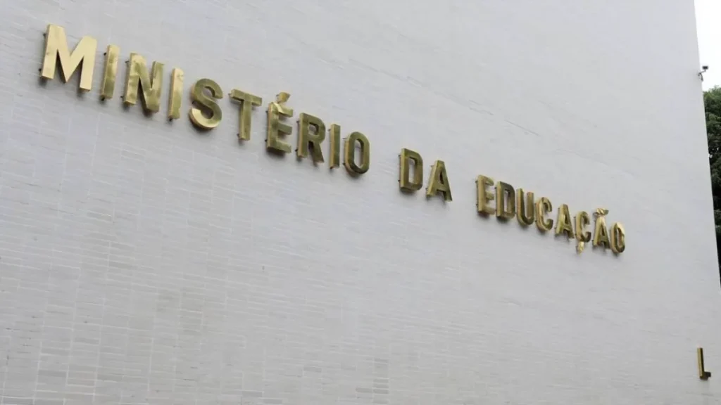 CGU Revela Rombo de R$ 4,3 Bilhões no Ministério da Educação 8 CGU revela rombo de R$ 4,3 bilhões no Ministério da Educação
