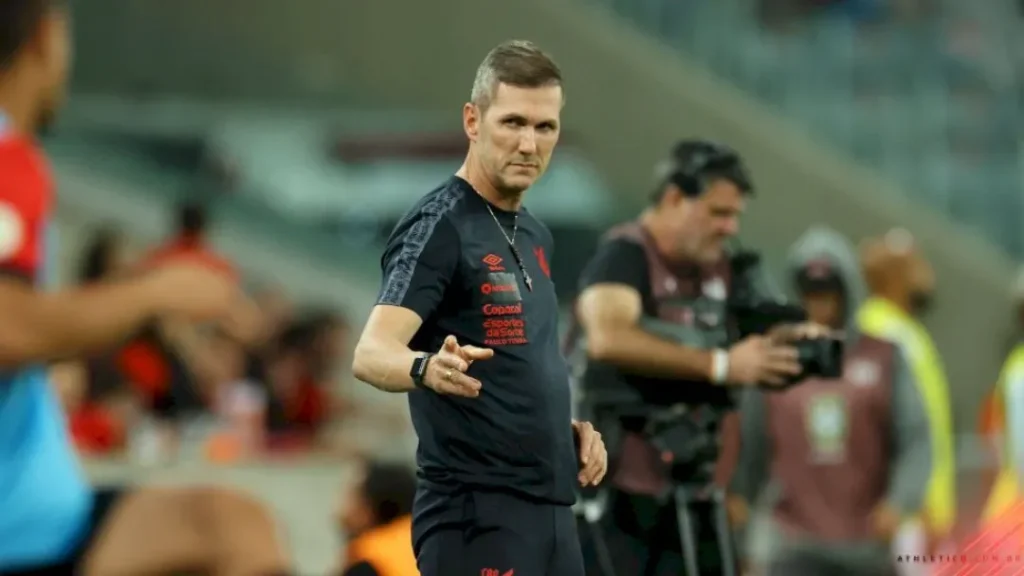 Vila Nova Anuncia Paulo Turra Como Novo Técnico Para Sequência da Série B 5 Vila Nova acerta com Paulo Turra como novo técnico para sequência da Série B