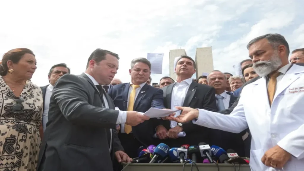 Flávio Bolsonaro Propõe "Pacote da Paz" com Anistia e Impeachment de Moraes 1 Flávio Bolsonaro Propõe "Pacote da Paz" com Anistia e Impeachment de Moraes