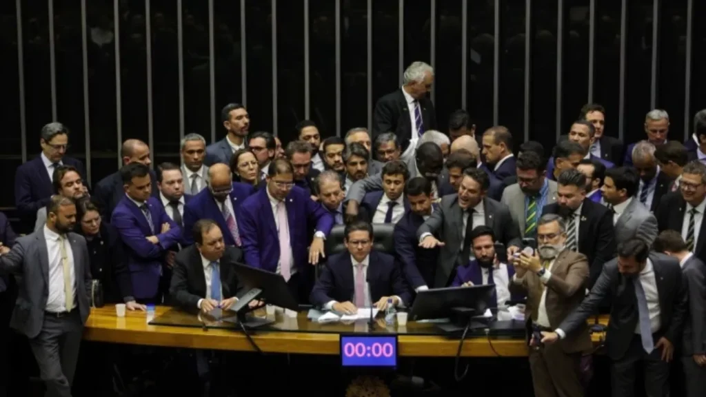 PEC do Fim do Foro Privilegiado Avança no Congresso, Mas Não Altera Julgamento de Bolsonaro 4 PEC do Fim do Foro Privilegiado Avança no Congresso, Mas Não Altera Julgamento de Bolsonaro