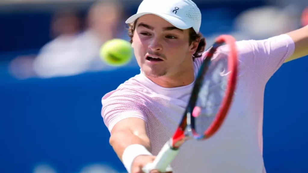 João Fonseca Vence de Virada na Estreia do Masters 1000 de Cincinnati 1 João Fonseca vence de virada na estreia do Masters 1000 de Cincinnati