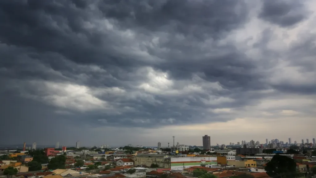 Chuva retorna ao Sudoeste de Goiás após longa estiagem 3 Chuva retorna ao Sudoeste de Goiás após longa estiagem;