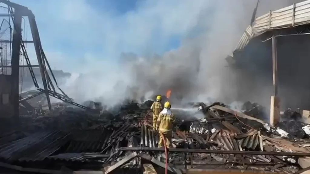 Incêndio de Grandes Proporções Atinge Empresa no Polo Agroindustrial de Senador Canedo 1 imagem 1 29