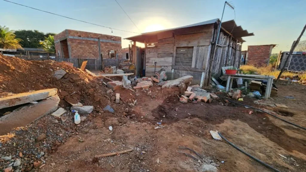 Moradores da Ocupação Itaipu denunciam demolição de casas em Goiânia 6 Moradores da Ocupação Itaipu denunciam demolição de casas em Goiânia