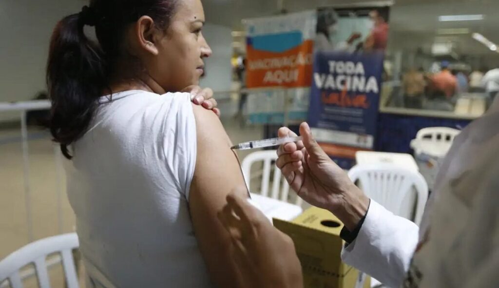 Hospitalizações por Influenza A e Covid-19 aumentam no Distrito Federal e em Goiás