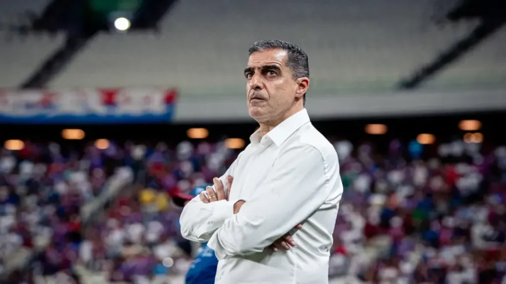Fortaleza anuncia demissão do técnico Renato Paiva após sequência negativa no Campeonato Brasileiro 6 Fortaleza anuncia demissão do técnico Renato Paiva após sequência negativa no Campeonato Brasileiro