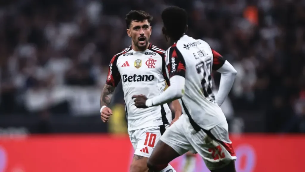 Flamengo garante vitória sobre o Corinthians com gol de Luiz Araújo 2 Flamengo garante vitória sobre o Corinthians com gol de Luiz Araújo