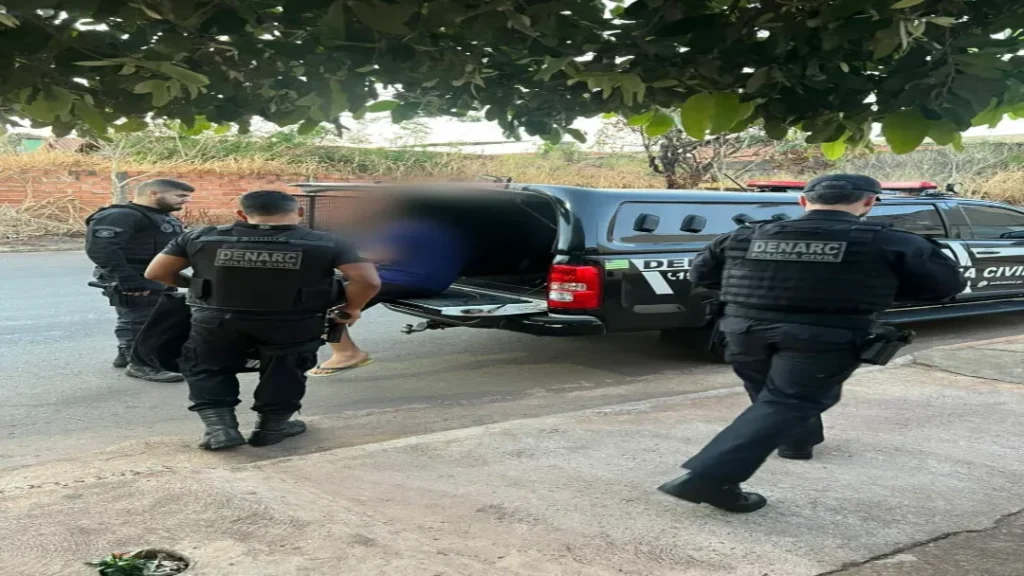 PCGO prende investigados por golpe com placas solares 5 PCGO prende investigados por golpe com placas solares