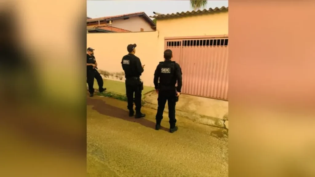 Funcionária é presa suspeita de desviar cerca de R$ 1 milhão em empresa de Goianápolis 6 Funcionária é presa suspeita de desviar cerca de R$ 1 milhão em empresa de Goianápolis