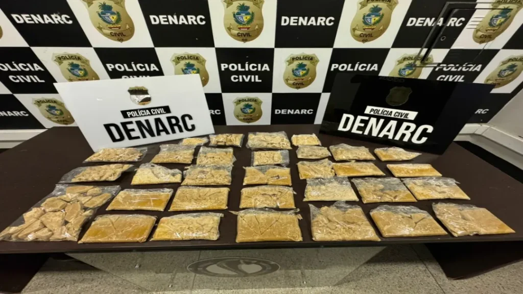 Denarc prende três mulheres por tráfico interestadual de drogas em Goiás 3 Denarc prende três mulheres por tráfico interestadual de drogas em Goiás