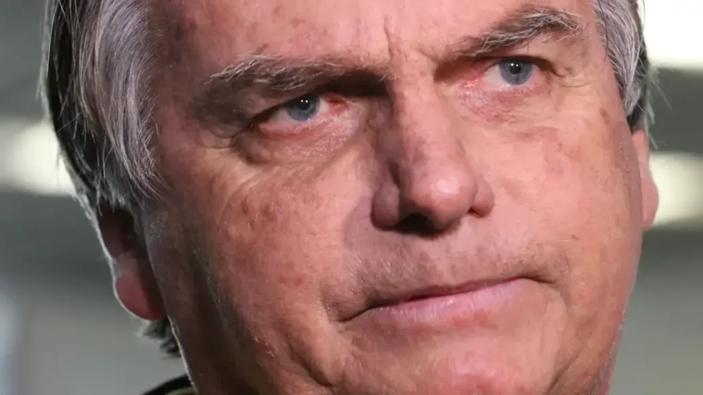 Bolsonaro é condenado a 27 anos e três meses de prisão por tentativa de golpe de Estado 9 Bolsonaro é condenado a 27 anos e três meses de prisão por tentativa de golpe de Estado