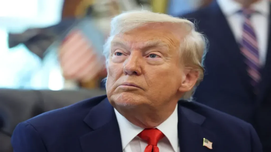 Trump anuncia ação de US$ 15 bilhões contra o The New York Times 8 Trump anuncia ação de US$ 15 bilhões contra o The New York Times