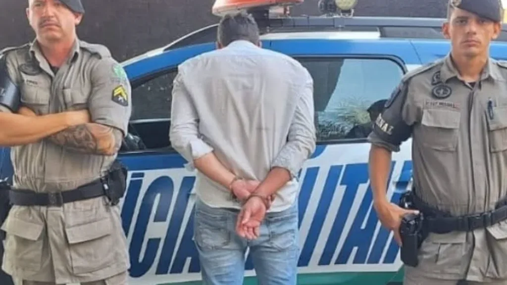Homem é preso após tentativa de furto em shopping da Região da 44, em Goiânia 8 Homem é preso após tentativa de furto em shopping da Região da 44, em Goiânia