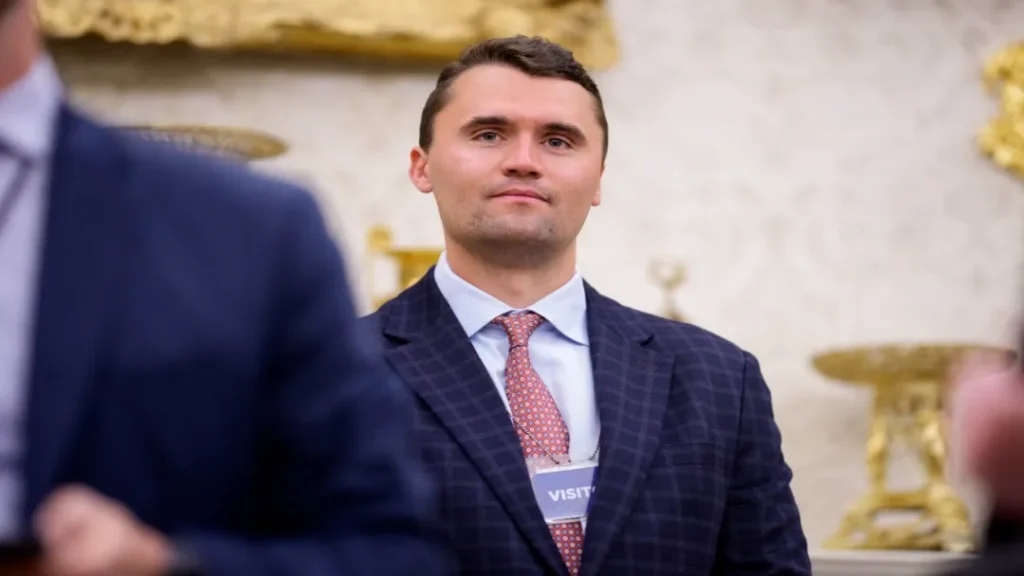 Mais de 100 mil pessoas participam do funeral do ativista conservador Charlie Kirk nos EUA 10 Mais de 100 mil pessoas participam do funeral do ativista conservador Charlie Kirk nos EUA