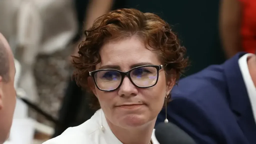 STF libera redes sociais de Carla Zambelli, presa na Itália 8 STF libera redes sociais de Carla Zambelli, presa na Itália