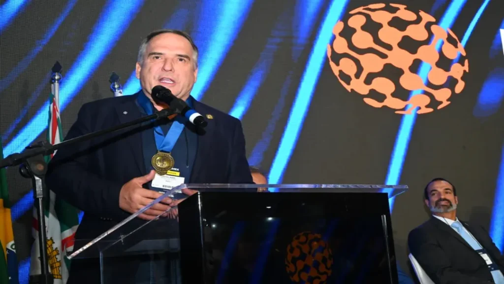 Prefeito Sandro Mabel participa da abertura da Ficomex 2025 11 Prefeito Sandro Mabel participa da abertura da Ficomex 2025