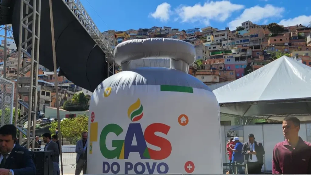 Governo Lula lança programa “Gás do Povo” para distribuição gratuita de botijões de gás 10 Governo Lula lança programa “Gás do Povo” para distribuição gratuita de botijões de gás a famílias de baixa renda