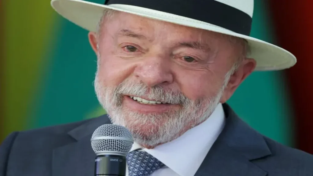 Lula celebra aprovação do fim da escala 6×1 na Câmara 7 Lula celebra aprovação do fim da escala 6×1 na Câmara