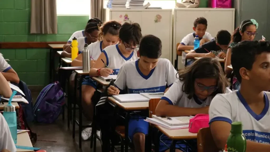 Sintego e SME divergem sobre números da greve da Educação em Goiânia; mobilização continua na rede municipal 6 Sintego e SME divergem sobre números da greve da Educação em Goiânia; mobilização continua na rede municipal