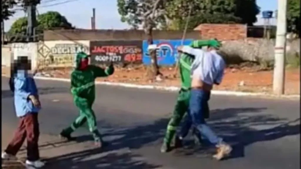 Motorista agride coletores de lixo após discussão no trânsito em Goiânia 6 Motorista agride coletores de lixo após discussão no trânsito em Goiânia