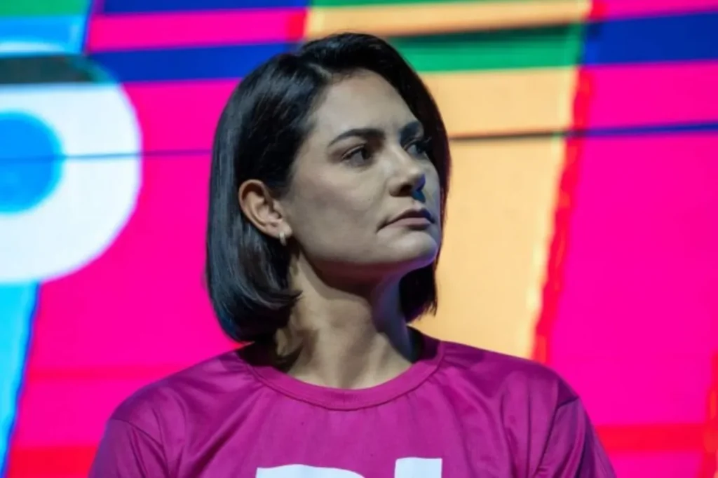 Michelle não irá à convenção do PL 7 Michelle não irá à convenção do PL