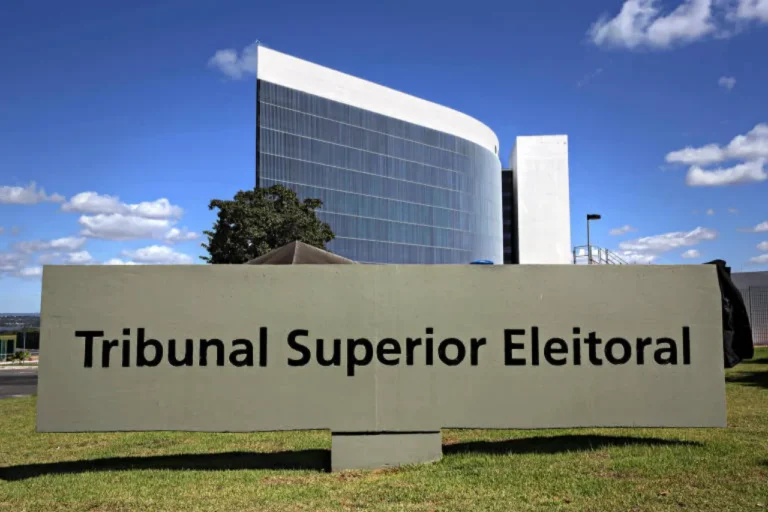 TSE cobra dados sobre publicidade do governo