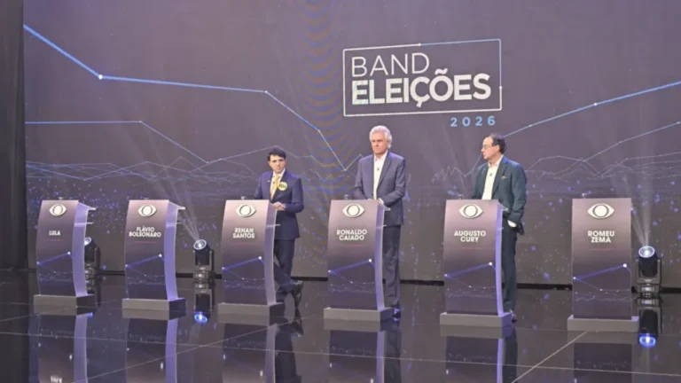 Primeiro debate presidencial é marcado por ausências