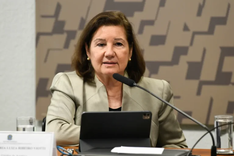 EUA revogam visto de diplomata brasileira