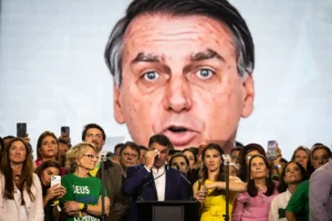 Flávio Bolsonaro e PL lideram uso político de deepfakes