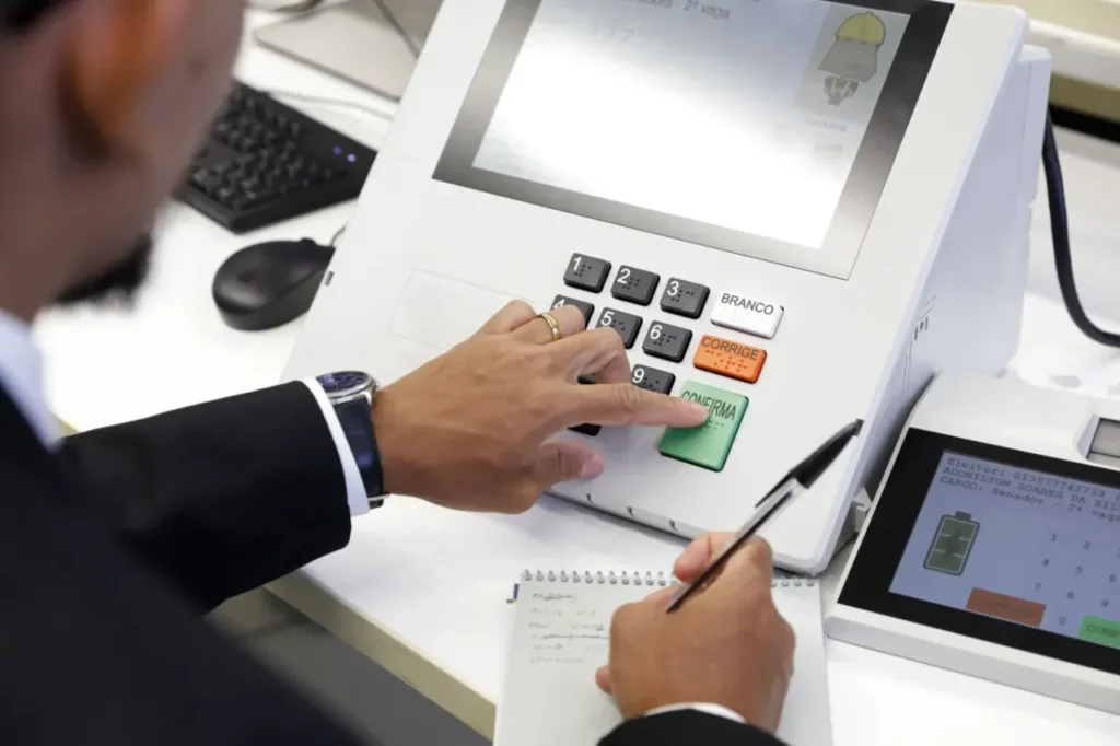 TSE abre consulta pública para nova urna de 2028 8 TSE abre consulta pública para nova urna de 2028