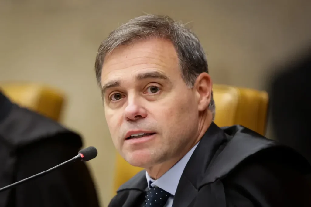 Mendonça impõe limites à Inteligência da PF 7 Mendonça impõe limites à Inteligência da PF