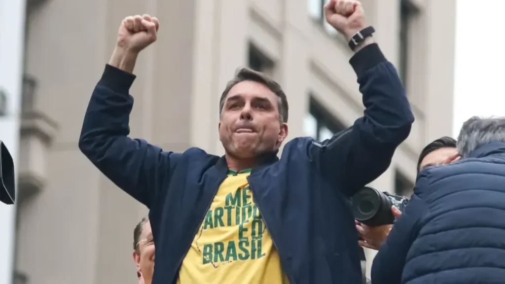 Flávio Bolsonaro cancela agenda e passa domingo com a família 9 Flávio Bolsonaro cancela agenda e passa domingo com a família