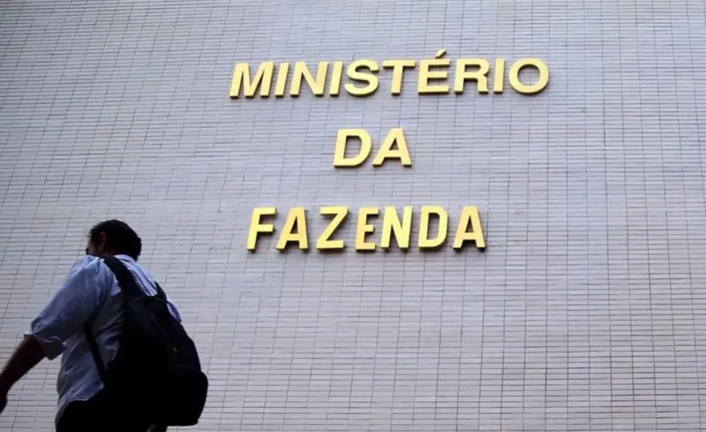 Orçamento prevê falta de R$ 15,8 bi em 2028 8 Orçamento prevê falta de R$ 15,8 bi em 2028
