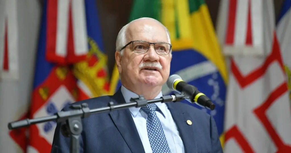 "Somos seres humanos, podemos errar", diz Fachin ao abrir julgamento no STF 2 "Somos seres humanos, podemos errar", diz Fachin ao abrir julgamento no STF