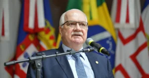 "Somos seres humanos, podemos errar", diz Fachin ao abrir julgamento no STF