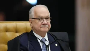 Fachin avalia adiar caso Mendonça