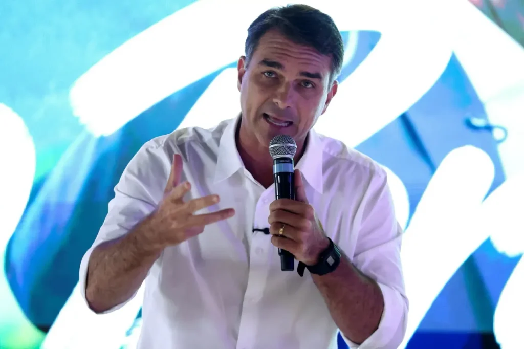 Flávio recua e confirma debate com Lula na Band 3 Flávio recua e confirma debate com Lula na Band